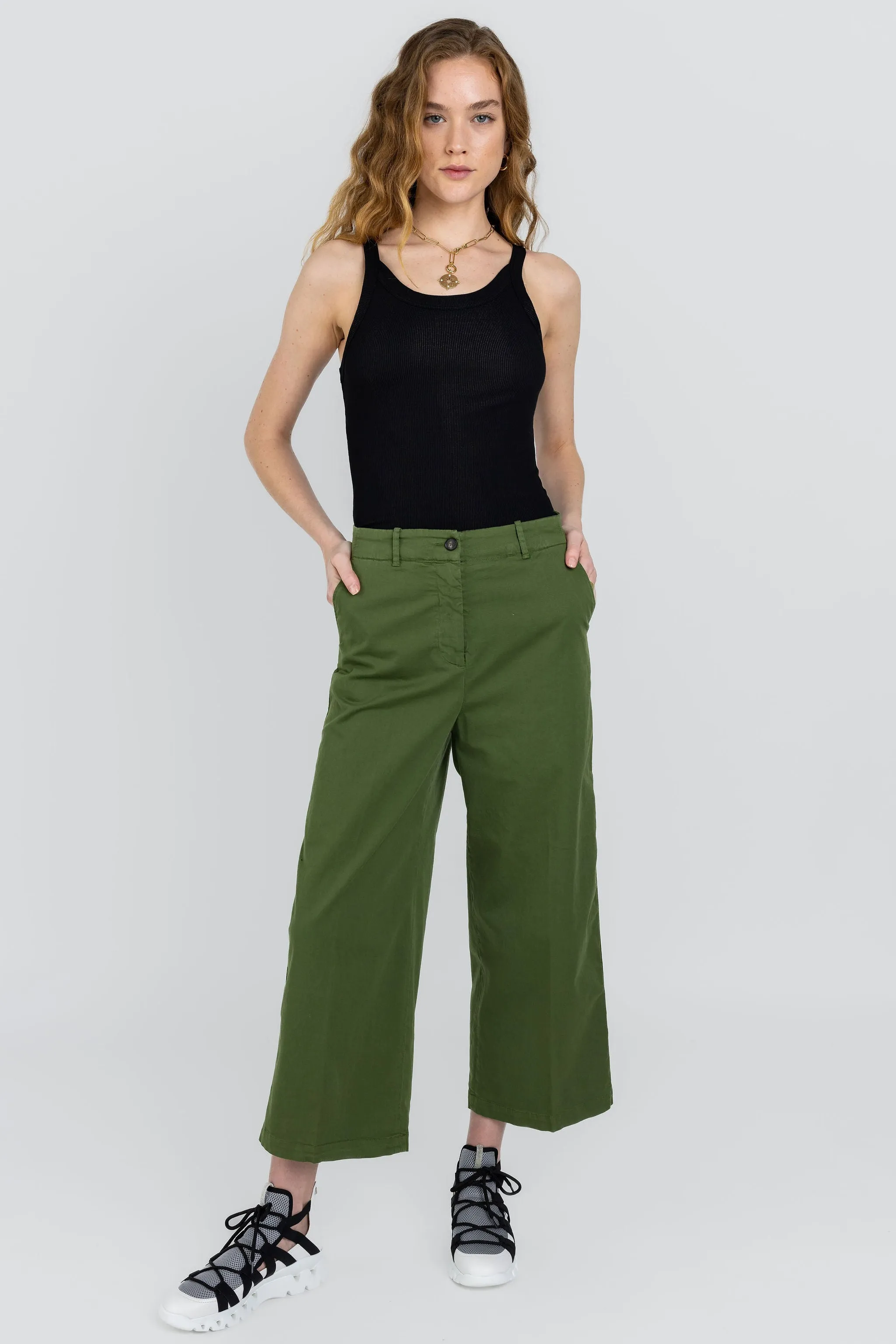 Cropped Cotton Trouser Pant in Algae Green