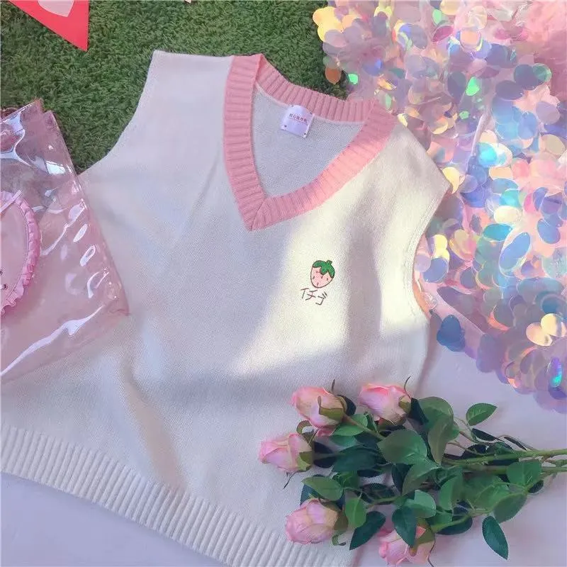 CUTE STRAWBERRY PEACH EMBROIDERIED SWEATER BY23033