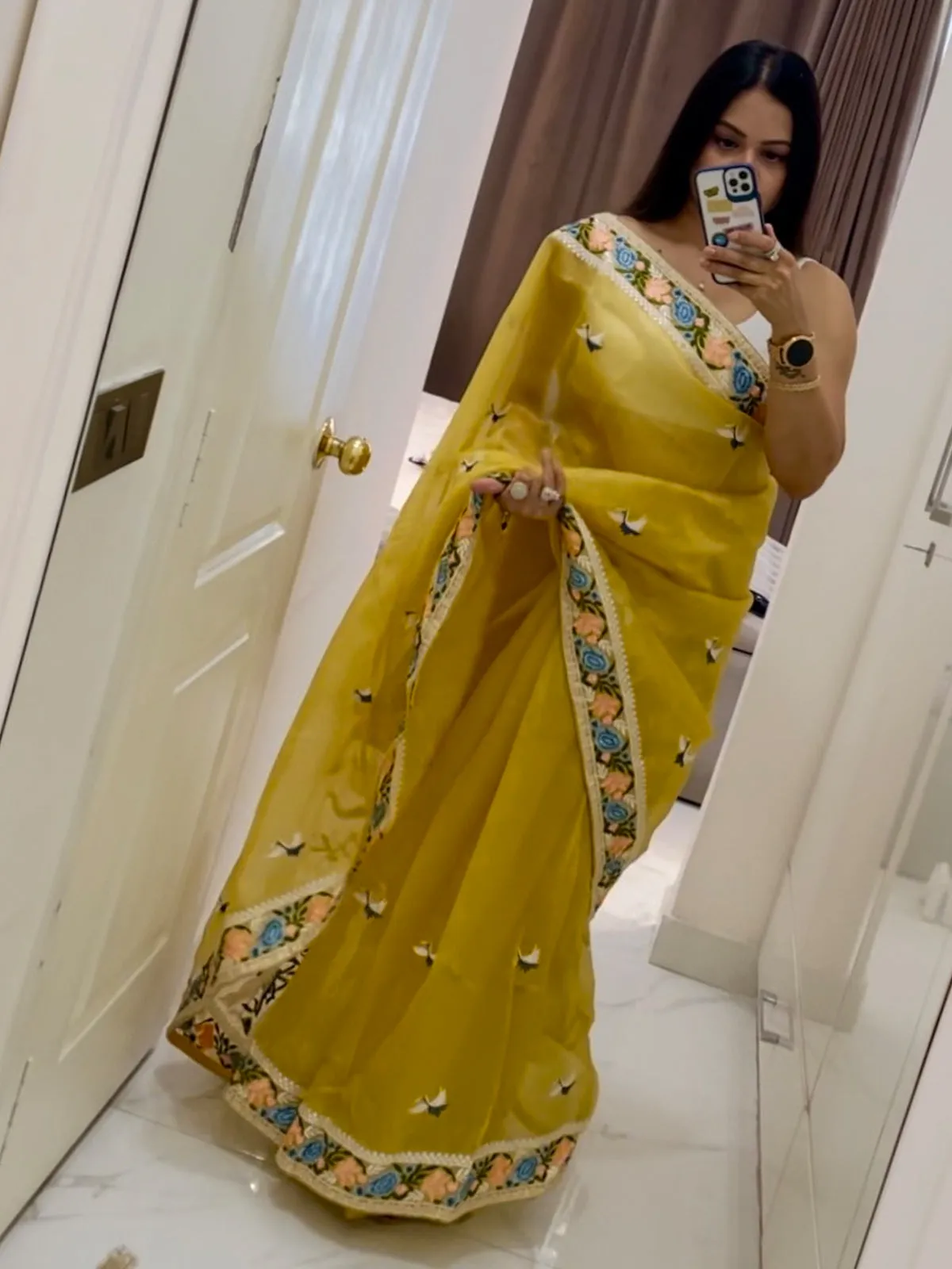 Odette Women's Yellow Organza  Saree with unstitched Blouse